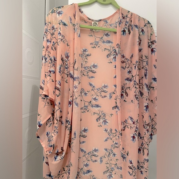 24/7 Comfort Sheer Pink Floral Kimono Draped Cardigan: Boho, Flowy, Fun - Picture 3 of 7